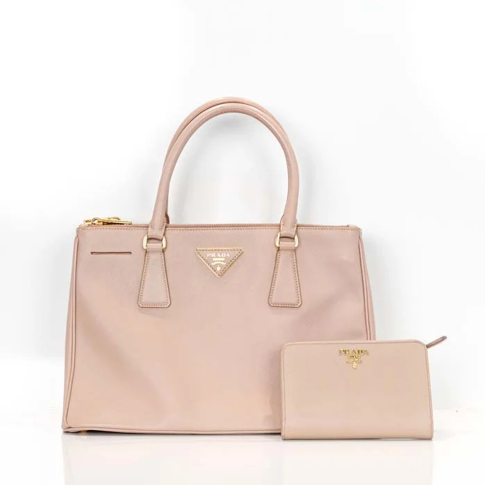 Túi sát thủ Prada